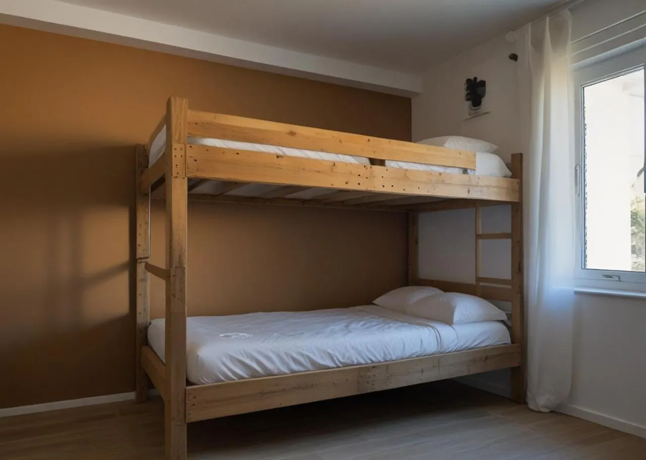 Umweltfreundliches Gemuetliches Etagenbett Zimmer Mit Privatem Bad Naehe Flughafen Cartagena