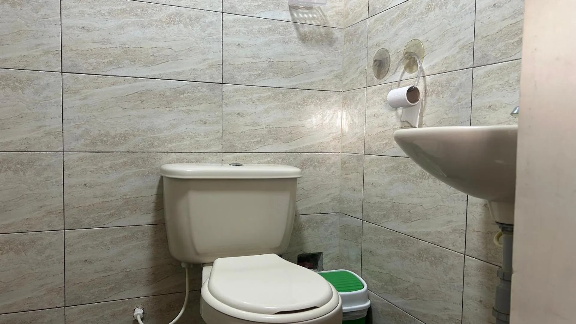 Umweltfreundliches Gemuetliches Etagenbett Zimmer Mit Privatem Bad Naehe Flughafen Cartagena Colombia